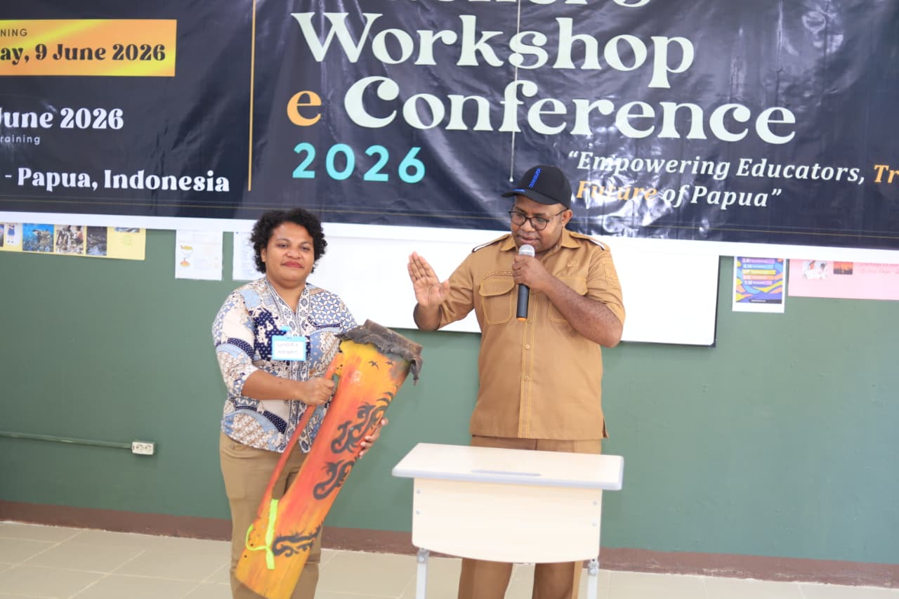 DINAS PENDIDIKAN DAN KEBUDAYAAN PAPUA TENGAH BUKA TEACHERS WORKSHOP DI NABIRE, PERTEGAS KOMITMEN BAGI PENDIDIKAN ANAK PAPUA