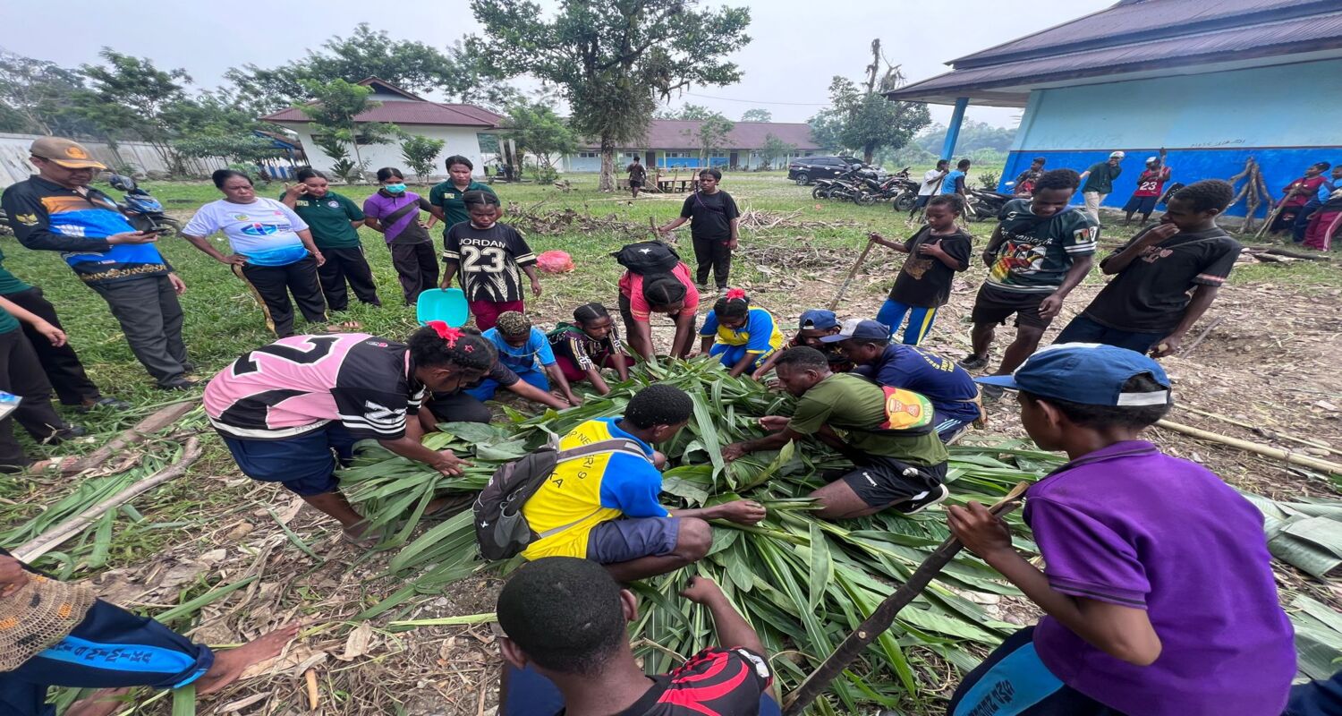 BAKAR BATU DAN BARA HARAPAN: SAAT KELAS KONTEKSTUAL MENYALA DI TENGAH WILAYAH KONFLIK KWAMKI NARAMA